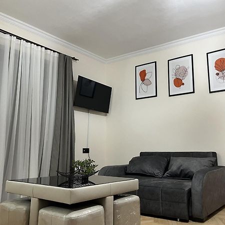 Maco'S Apartment Kutaisi Esterno foto